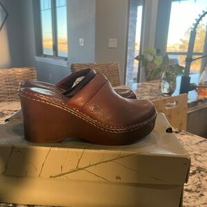 Born wedge heel shoes